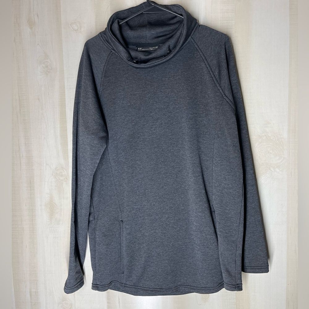 Under Armour gray long sleeve fitted cold gear pullover, size XL‎